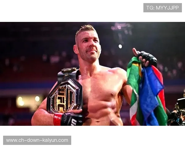 奇马耶夫首回合压制，杜普莱西斯无解挣扎