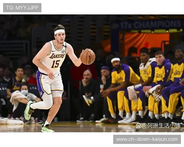 湖人客场攻防节奏提速，里夫斯替补得分贡献显著